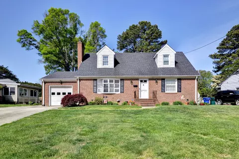 107 Glade Rd, Newport News, VA 23606