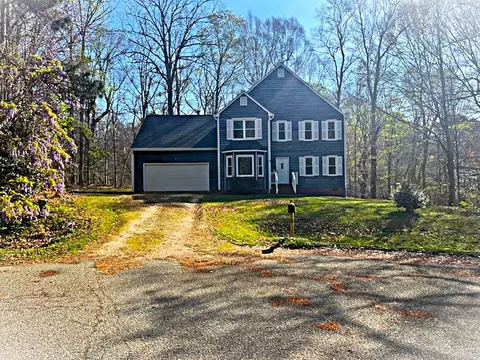 8 Sumner Ct, Toano, VA 23168