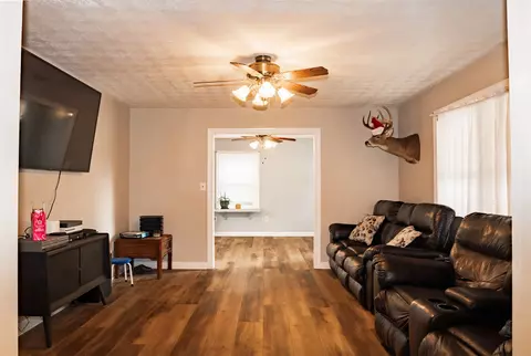 Living - 5257 Chestnut Fork Rd, Gloucester, VA 23061 photo 2 of 2