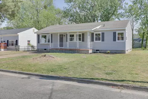 4827 81st St, Newport News, VA 23605
