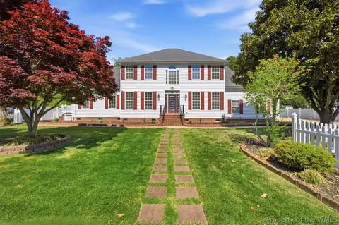 30 Holloway Rd, Newport News, VA 23602