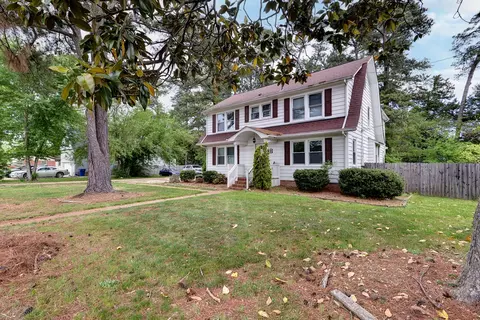 198 Colony Rd, Newport News, VA 23602