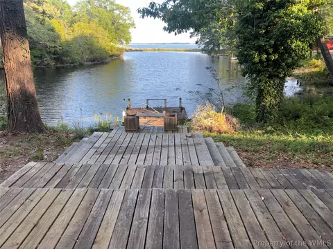 View/Area - 1479 Laurens Rd, Gloucester Point, VA 23062 photo 1 of 5