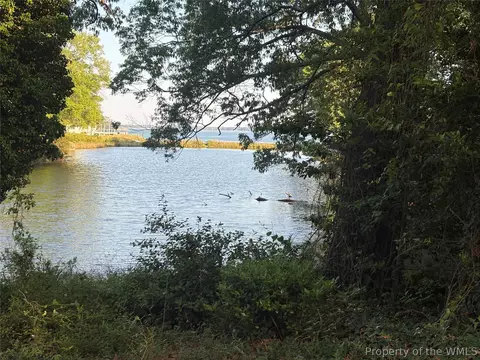 View/Area - 1479 Laurens Rd, Gloucester Point, VA 23062 photo 4 of 5