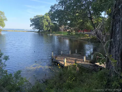 View/Area - 1479 Laurens Rd, Gloucester Point, VA 23062 photo 3 of 5