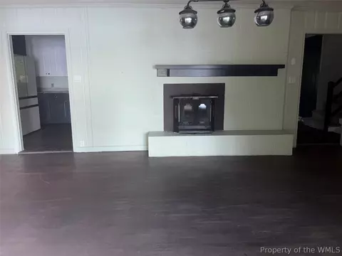 Living - 1479 Laurens Rd, Gloucester Point, VA 23062 photo 3 of 9