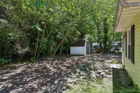 Exterior - 101 Roane Dr, Hampton, VA 23669 photo 4 of 10