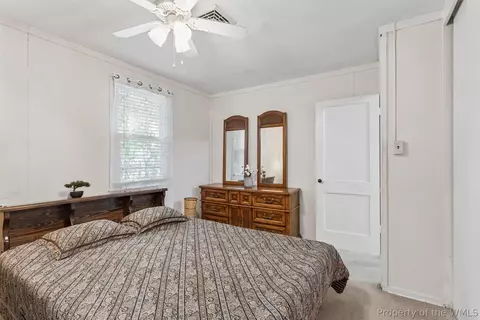 Bedroom - 101 Roane Dr, Hampton, VA 23669 photo 4 of 5