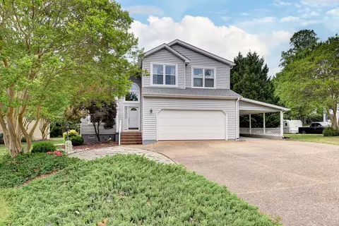 203 Percussion Rd, Williamsburg, VA 23185