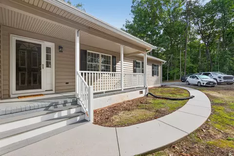 Exterior - 9016 Marlfield Rd, Gloucester, VA 23061 photo 2 of 7