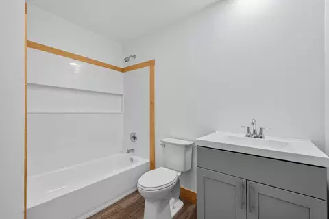 Bath - 9016 Marlfield Rd, Gloucester, VA 23061 photo 1 of 3