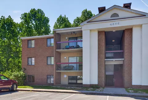 4008 Governors Sq #1, Williamsburg, VA 23188