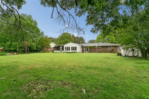 Exterior - 1709 Beach Rd, Hampton, VA 23664 photo 5 of 8