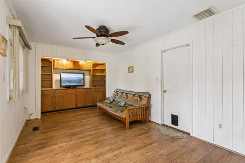 Living - 1709 Beach Rd, Hampton, VA 23664 photo 7 of 8