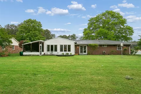 Exterior - 1709 Beach Rd, Hampton, VA 23664 photo 6 of 8