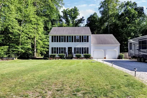 18340 Barham Woods Dr, Barhamsville, VA 23011