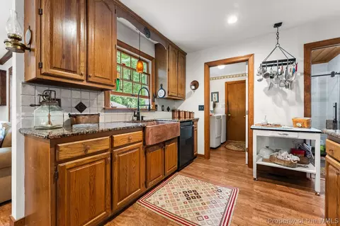 6657 Branch Rd, Hayes, VA 23072