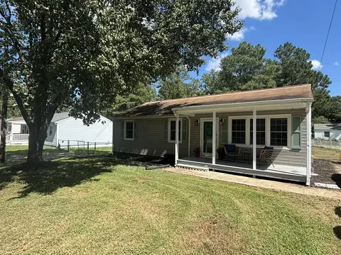 14217 Central Ave, Chester, VA 23836