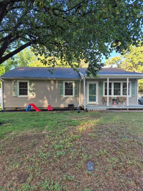 14217 Central Ave, Chester, VA 23836