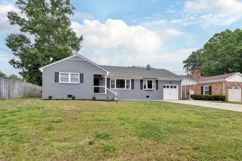 223 Shadywood Dr, Newport News, VA 23602