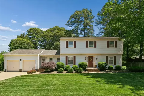 10 Plantation Rd, Newport News, VA 23602