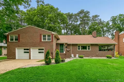 319 Mistletoe Dr, Newport News, VA 23606
