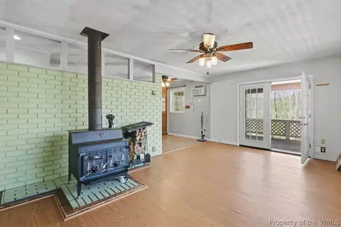 Living - 9937 Bacons Ln, Gloucester, VA 23061 photo 1 of 1