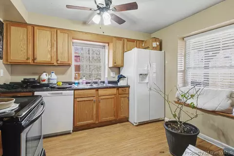 Kitchen - 9937 Bacons Ln, Gloucester, VA 23061 photo 3 of 5