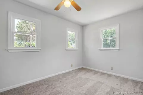 Bedroom - 105 2nd St, Yorktown, VA 23692 photo 3 of 5