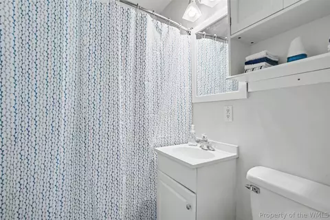 Bath - 105 2nd St, Yorktown, VA 23692 photo 1 of 1