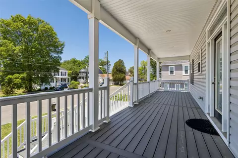 Exterior - 544 River St, Hampton, VA 23669 photo 5 of 8