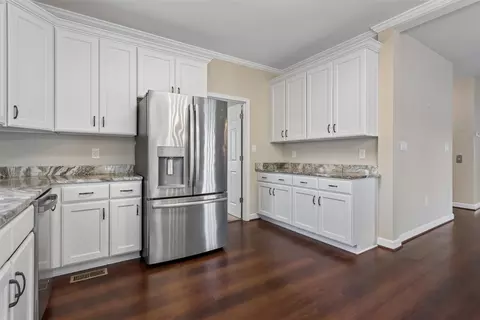 Entry Way - 544 River St, Hampton, VA 23669 photo 2 of 7
