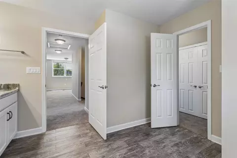 Entry Way - 544 River St, Hampton, VA 23669 photo 5 of 7
