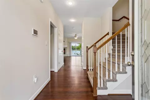 Entry Way - 544 River St, Hampton, VA 23669 photo 1 of 7