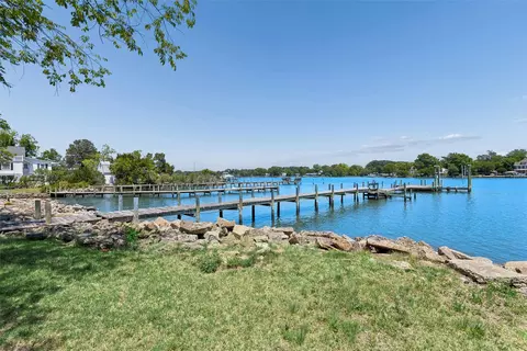 View/Area - 544 River St, Hampton, VA 23669 photo 1 of 7