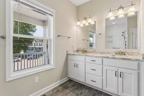 Bath - 544 River St, Hampton, VA 23669 photo 2 of 5