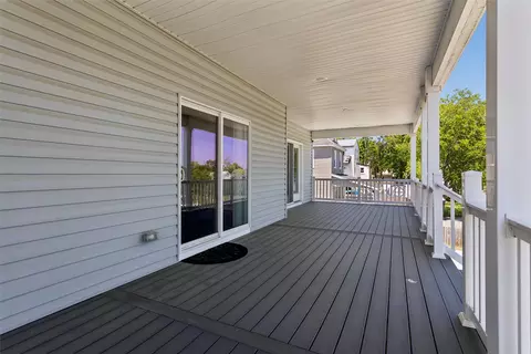 Exterior - 544 River St, Hampton, VA 23669 photo 2 of 8