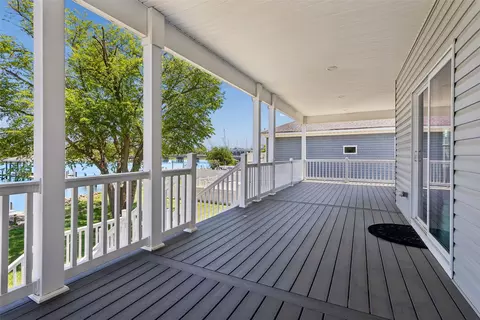 Exterior - 544 River St, Hampton, VA 23669 photo 3 of 8