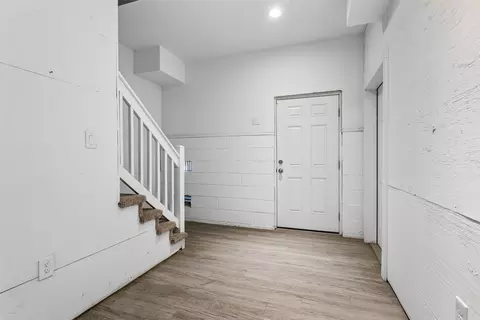 Entry Way - 544 River St, Hampton, VA 23669 photo 7 of 7