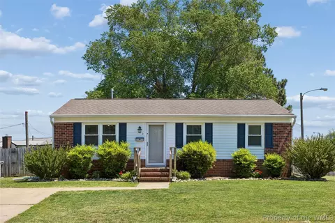 2 Pavilion Pl, Hampton, VA 23664