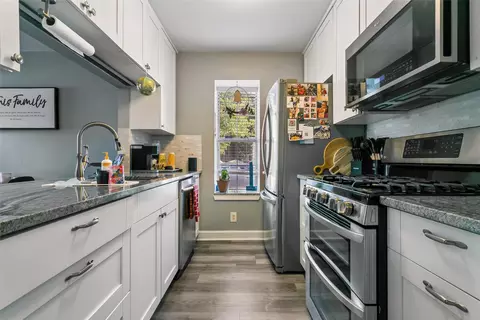 Kitchen - 4 Treebark Pl, Hampton, VA 23666 photo 1 of 4