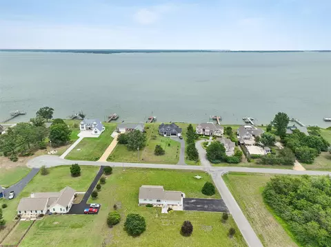481 Jackson Dr, Deltaville, VA 23043