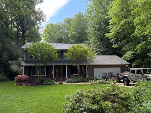 115 W Queens Dr, Williamsburg, VA 23185