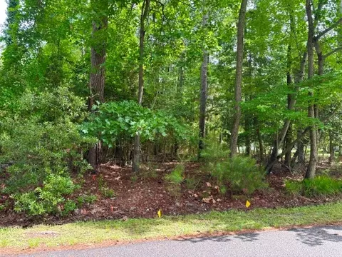 713 Ship Point Rd, Yorktown, VA 23692