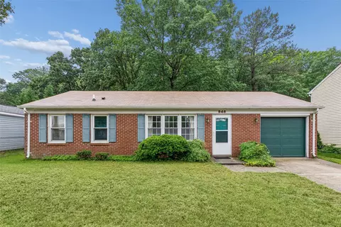 946 Red Oak Cir, Newport News, VA 23608