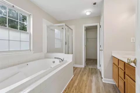 Bath - 27 Wills Way, Hampton, VA 23666 photo 2 of 5