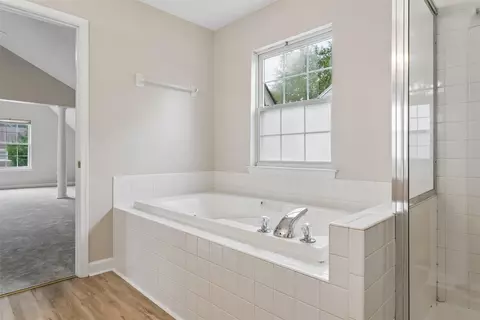 Bath - 27 Wills Way, Hampton, VA 23666 photo 3 of 5