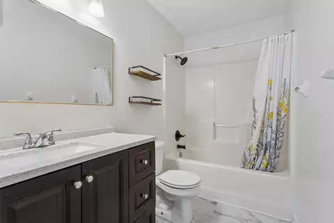Bath - 27 Wills Way, Hampton, VA 23666 photo 5 of 5