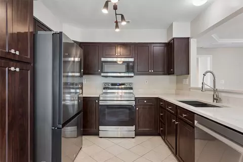 Kitchen - 27 Wills Way, Hampton, VA 23666 photo 3 of 4