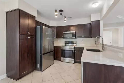 Kitchen - 27 Wills Way, Hampton, VA 23666 photo 2 of 4